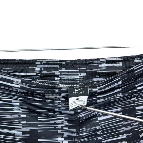 Nike Dri Fit Board Shorts Stretch Drawstring Waistband Pockets Black Gray Boys M - Picture 3 of 5